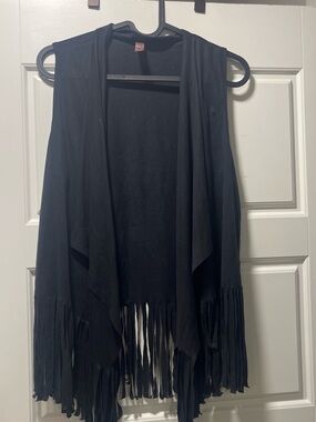 Black Sleeveless Fringe Vest